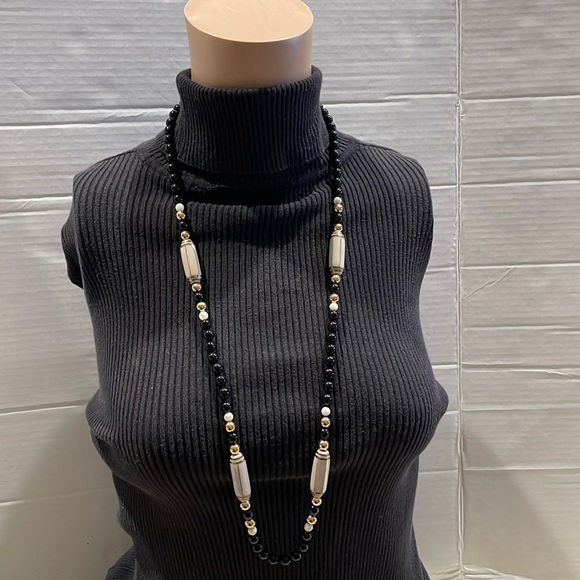 Vintage necklace and earrings set - Picture 2 of 7